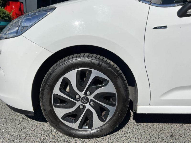 CITROEN C3 II PHASE 2 EXCLUSIVE 1.4 E HDI 70 BOITE AUTOMATIQUE TOIT PANO CRIT AIR 2 - GARANTIE 1 AN