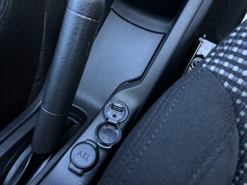 CITROEN C3 II PHASE 2 EXCLUSIVE 1.4 E HDI 70 BOITE AUTOMATIQUE TOIT PANO CRIT AIR 2 - GARANTIE 1 AN