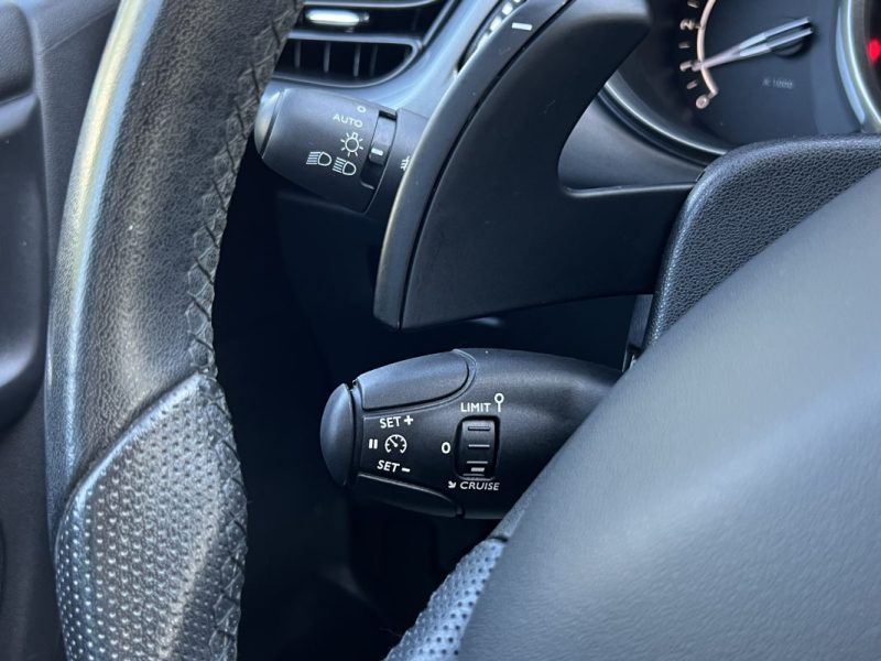 CITROEN C3 II PHASE 2 EXCLUSIVE 1.4 E HDI 70 BOITE AUTOMATIQUE TOIT PANO CRIT AIR 2 - GARANTIE 1 AN