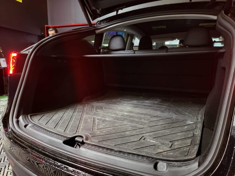 TESLA MODEL Y PERFORMANCE 534cv / AUTOPILOT + PPF COMPLET + CERAMIQUE + LUMIERES D'AMBIANCES