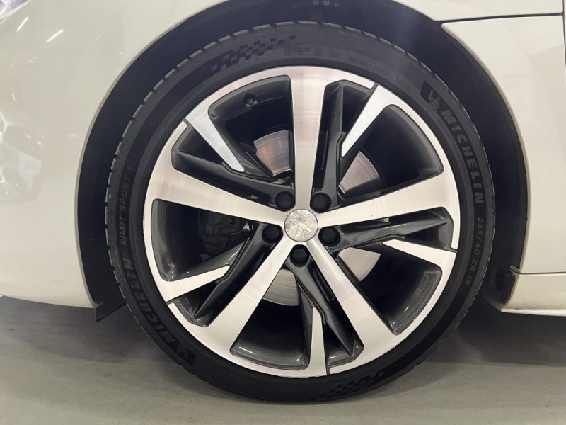 PEUGEOT RCZ PHASE 2 1.6 THP 200cv - TRÈS BON ÉTAT GÉNÉRAL - CARNET ENTRETIEN PEUGEOT