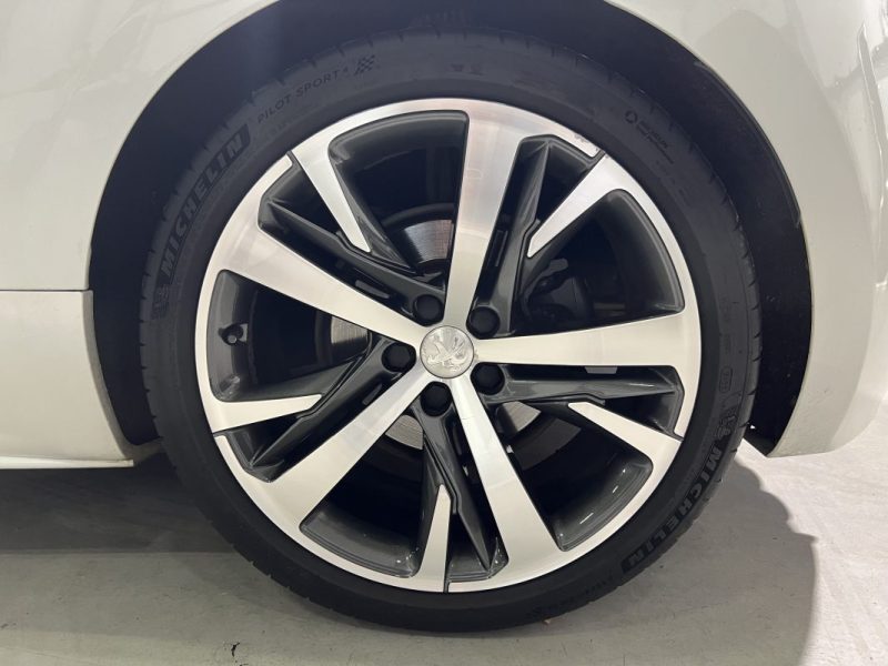 PEUGEOT RCZ PHASE 2 1.6 THP 200cv - TRÈS BON ÉTAT GÉNÉRAL - CARNET ENTRETIEN PEUGEOT