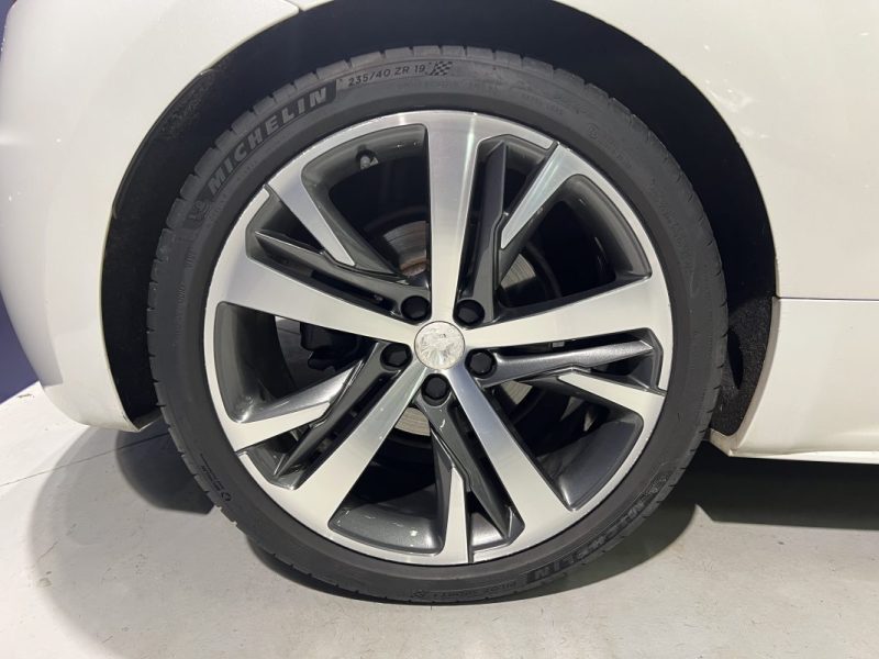 PEUGEOT RCZ PHASE 2 1.6 THP 200cv - TRÈS BON ÉTAT GÉNÉRAL - CARNET ENTRETIEN PEUGEOT