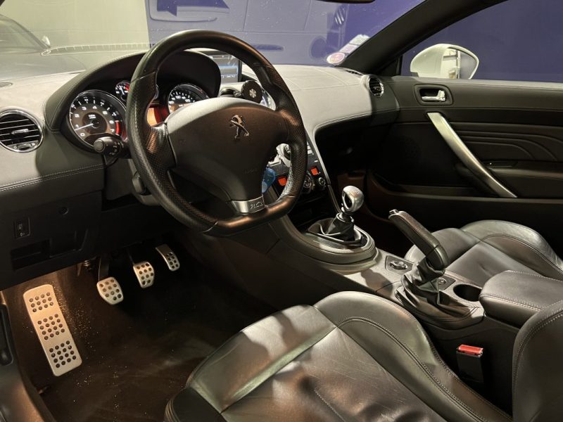 PEUGEOT RCZ PHASE 2 1.6 THP 200cv - TRÈS BON ÉTAT GÉNÉRAL - CARNET ENTRETIEN PEUGEOT