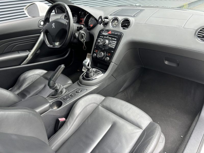 PEUGEOT RCZ PHASE 2 1.6 THP 200cv - TRÈS BON ÉTAT GÉNÉRAL - CARNET ENTRETIEN PEUGEOT