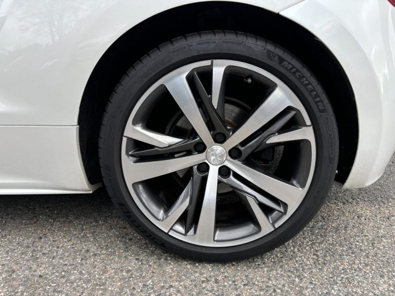 PEUGEOT RCZ PHASE 2 1.6 THP 200cv - TRÈS BON ÉTAT GÉNÉRAL - CARNET ENTRETIEN PEUGEOT