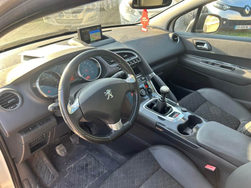 PEUGEOT 3008 SUV 2016