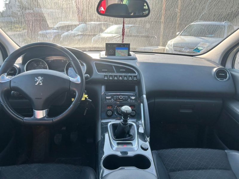 PEUGEOT 3008 SUV 2016