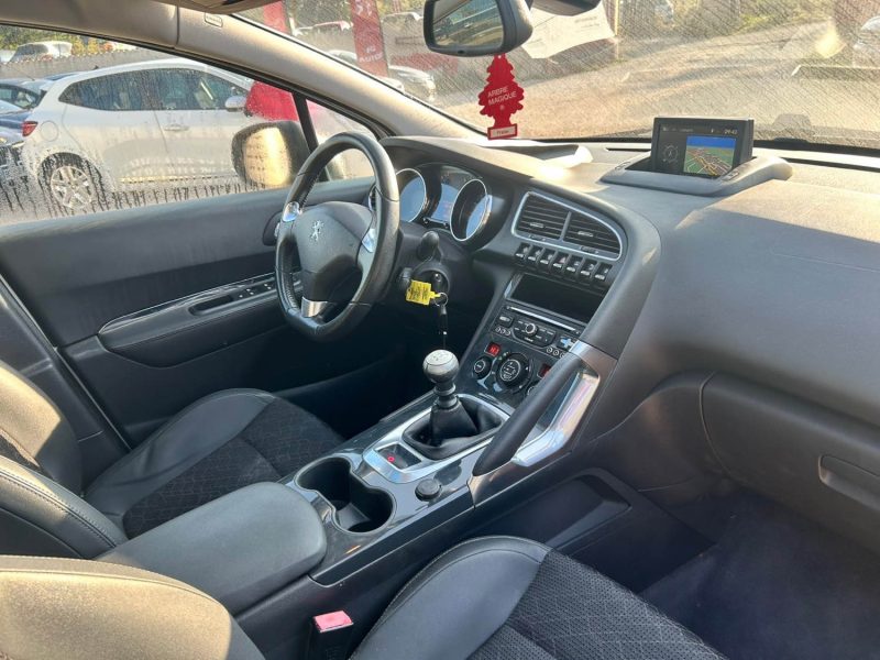 PEUGEOT 3008 SUV 2016