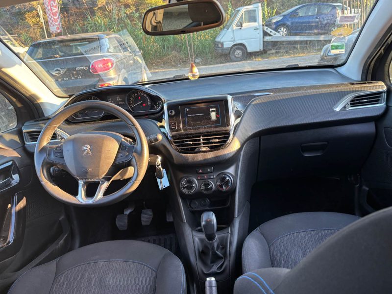 PEUGEOT 208 2019