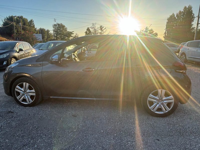 PEUGEOT 208 2019