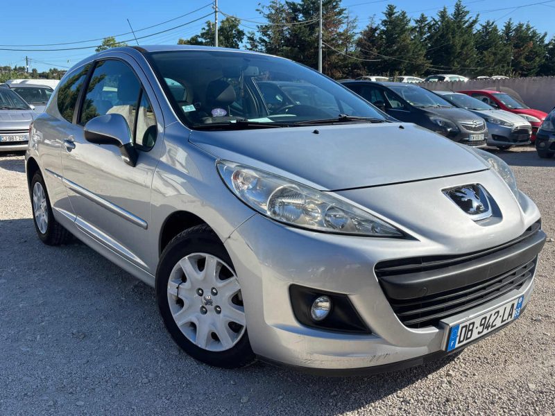 PEUGEOT 207 2013