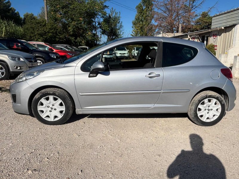 PEUGEOT 207 2013