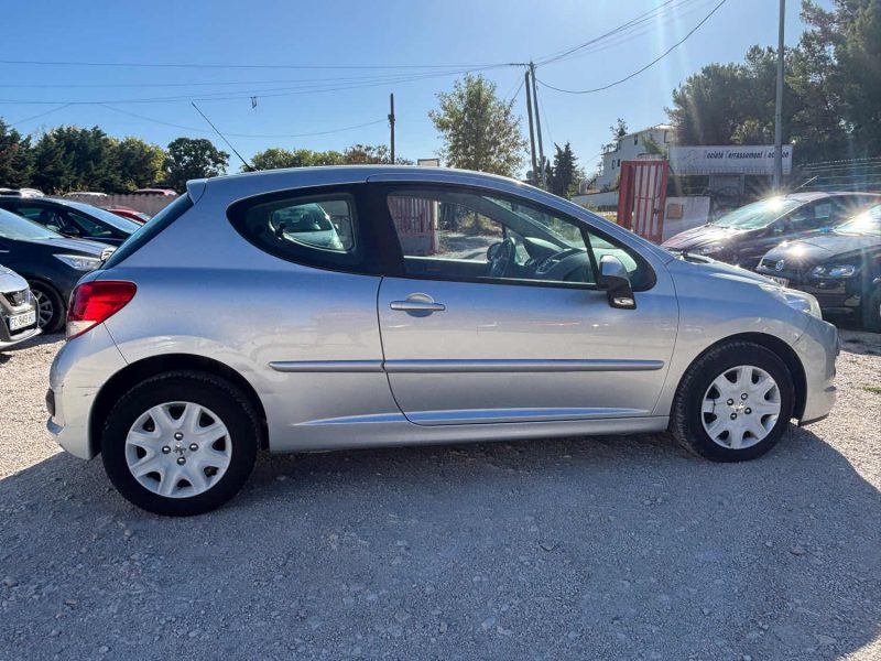 PEUGEOT 207 2013