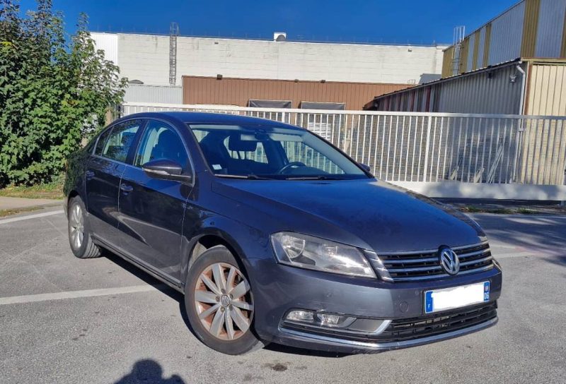 VOLKSWAGEN PASSAT 1.6 TDI 105ch BlueMotion Technology FAP Carat 2011