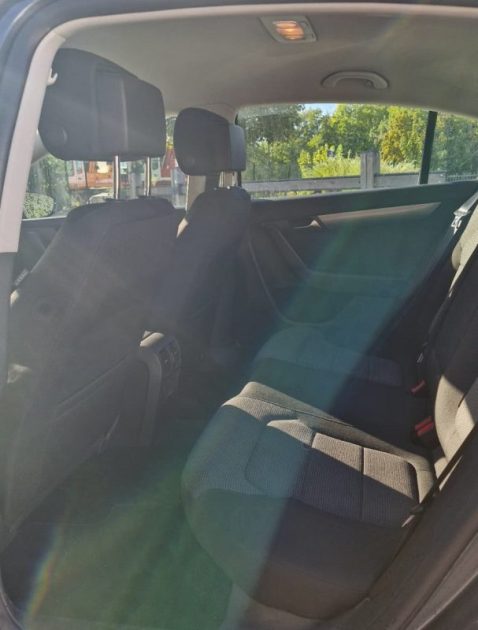 VOLKSWAGEN PASSAT 1.6 TDI 105ch BlueMotion Technology FAP Carat 2011