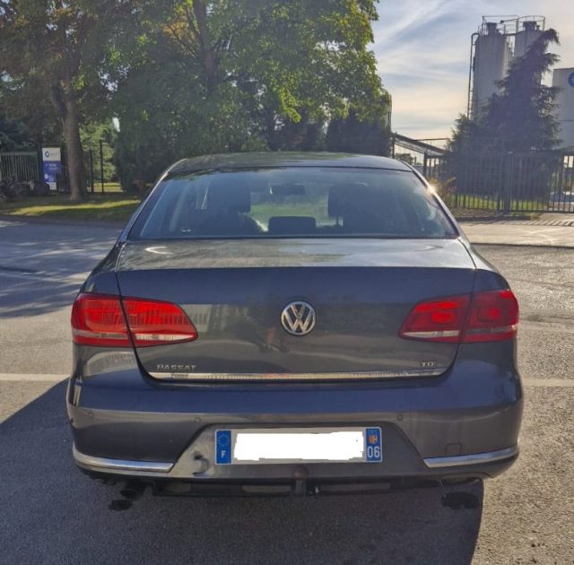 VOLKSWAGEN PASSAT 1.6 TDI 105ch BlueMotion Technology FAP Carat 2011