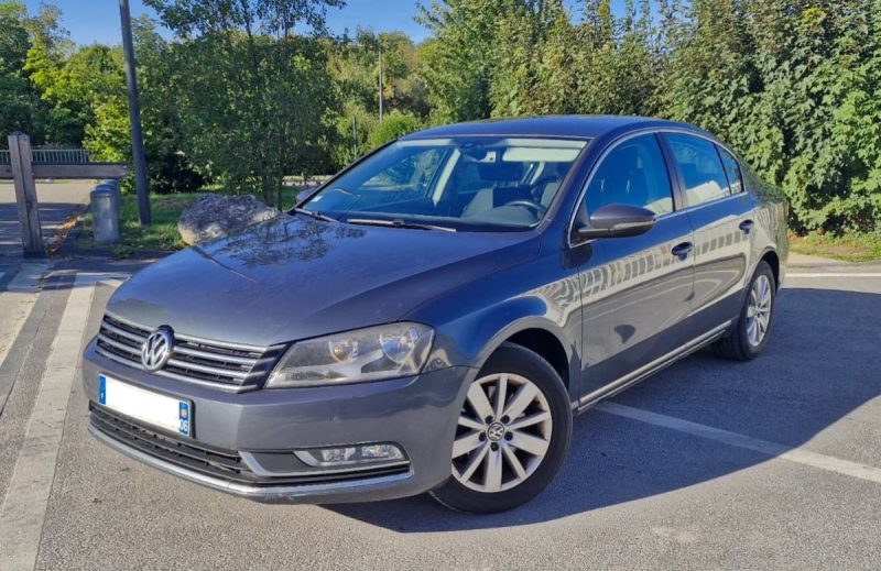 VOLKSWAGEN PASSAT 1.6 TDI 105ch BlueMotion Technology FAP Carat 2011