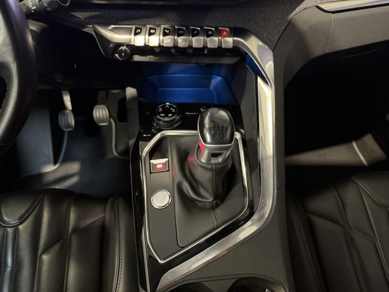 PEUGEOT 3008 2.0 BlueHDi 150ch ALLURE / 77000km