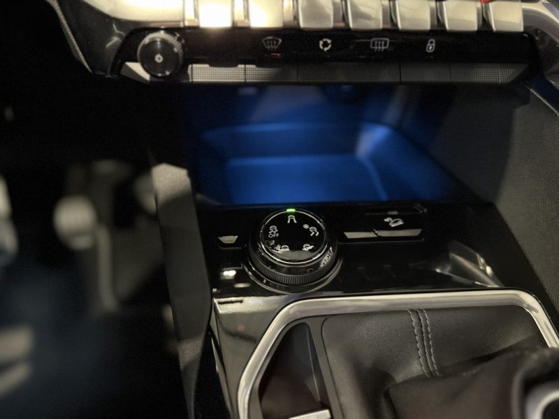 PEUGEOT 3008 2.0 BlueHDi 150ch ALLURE / 77000km