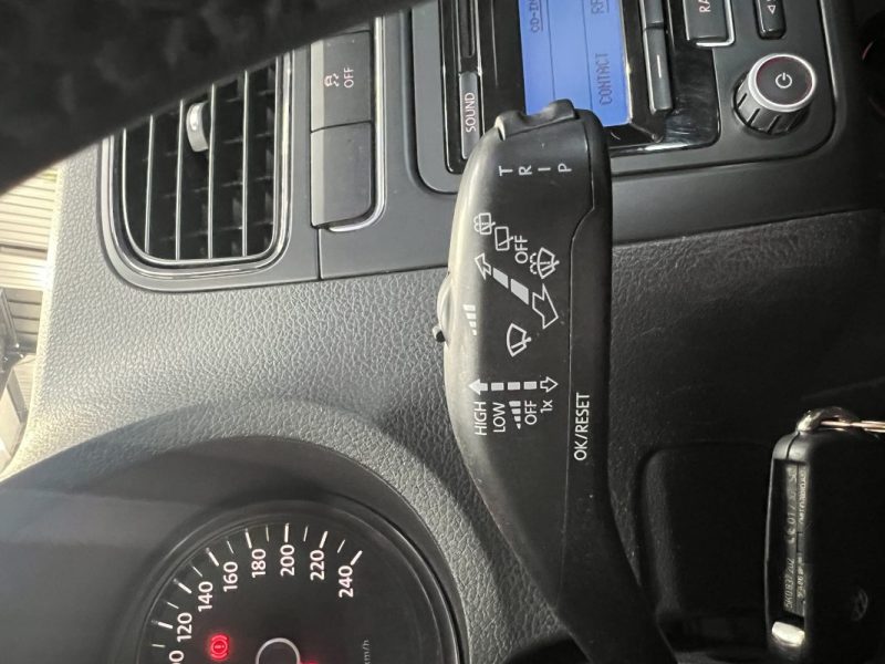 VOLKSWAGEN POLO 2010