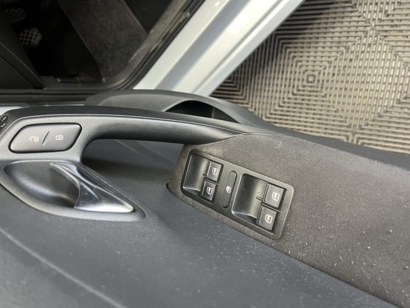 VOLKSWAGEN POLO 2010