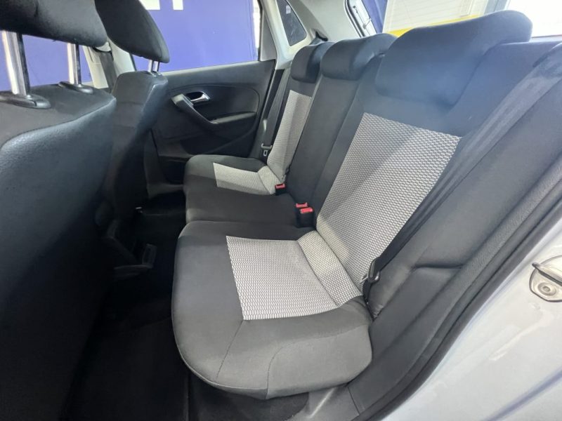 VOLKSWAGEN POLO 2010