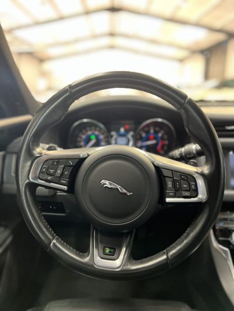 JAGUAR XF 2.0D 180ch R Sport BVA 8 2016