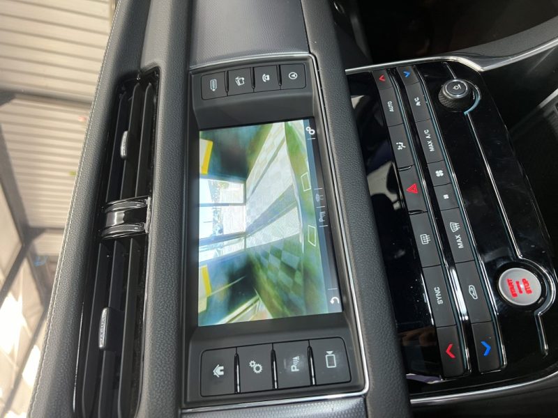 JAGUAR XF 2.0D 180ch R Sport BVA 8 2016