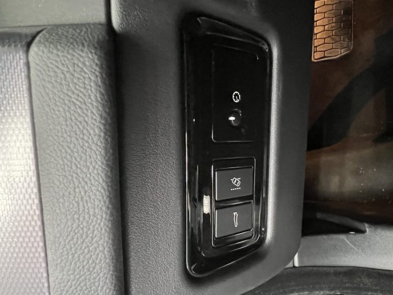 JAGUAR XF 2.0D 180ch R Sport BVA 8 2016