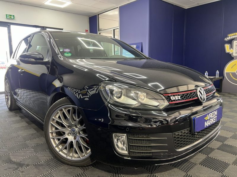 Volkswagen Golf 6 GTI 2.0 TSI 210 CH DSG6 5 portes - Toit ouvrant/Jantes 18/Sièges chauffants 2010