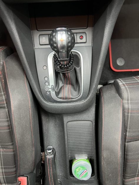 Volkswagen Golf 6 GTI 2.0 TSI 210 CH DSG6 5 portes - Toit ouvrant/Jantes 18/Sièges chauffants 2010