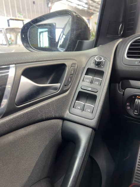 Volkswagen Golf 6 GTI 2.0 TSI 210 CH DSG6 5 portes - Toit ouvrant/Jantes 18/Sièges chauffants 2010