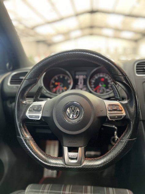 Volkswagen Golf 6 GTI 2.0 TSI 210 CH DSG6 5 portes - Toit ouvrant/Jantes 18/Sièges chauffants 2010