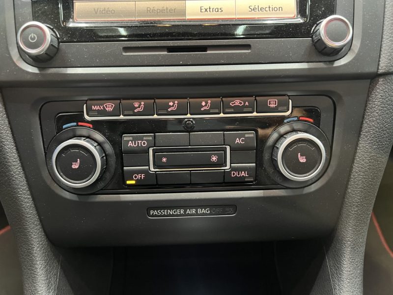 Volkswagen Golf 6 GTI 2.0 TSI 210 CH DSG6 5 portes - Toit ouvrant/Jantes 18/Sièges chauffants 2010