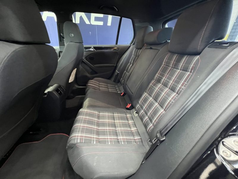 Volkswagen Golf 6 GTI 2.0 TSI 210 CH DSG6 5 portes - Toit ouvrant/Jantes 18/Sièges chauffants 2010