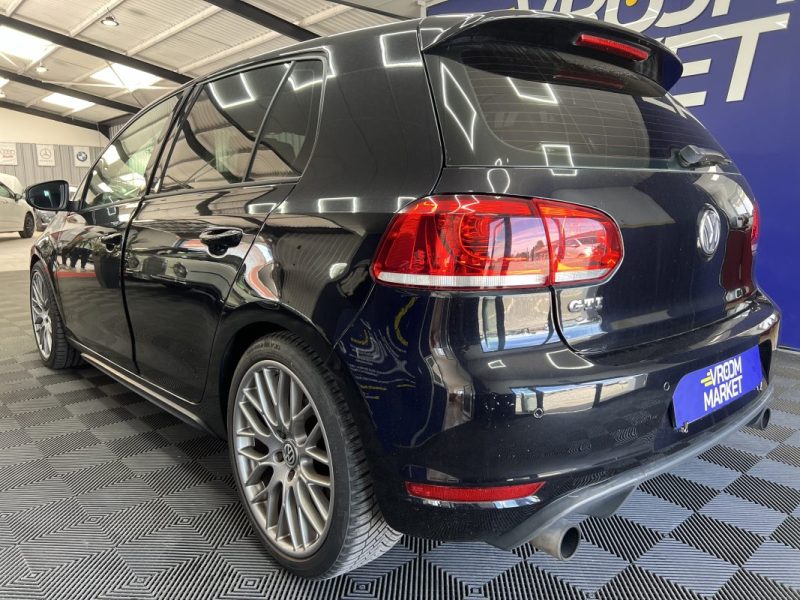 Volkswagen Golf 6 GTI 2.0 TSI 210 CH DSG6 5 portes - Toit ouvrant/Jantes 18/Sièges chauffants 2010