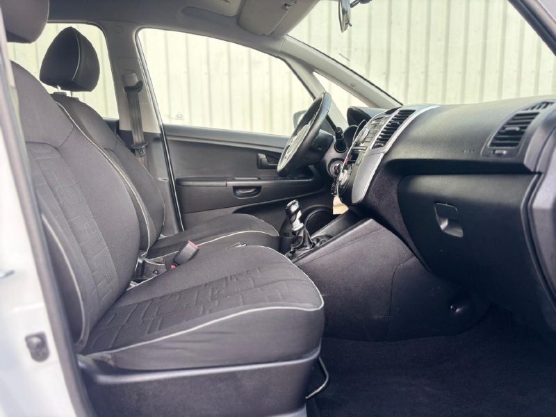 KIA VENGA 1,4 CVVT 90 ACTIVE