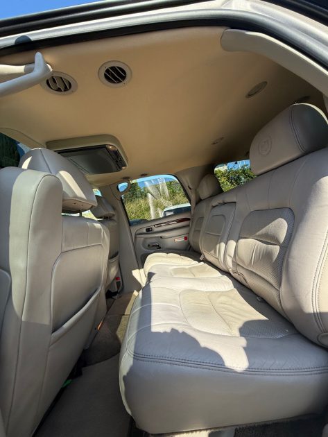CADILLAC ESCALADE 2001