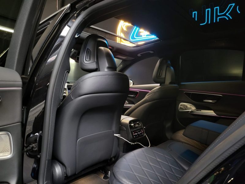 MERCEDES CLASSE E 300E 313CV AMG LINE 9G-Tronic / TOIT OUVRANT + DOUBLE ECRAN + BURMASTER /