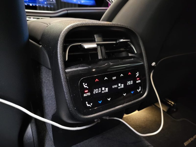 MERCEDES CLASSE E 300E 313CV AMG LINE 9G-Tronic / TOIT OUVRANT + DOUBLE ECRAN + BURMASTER /