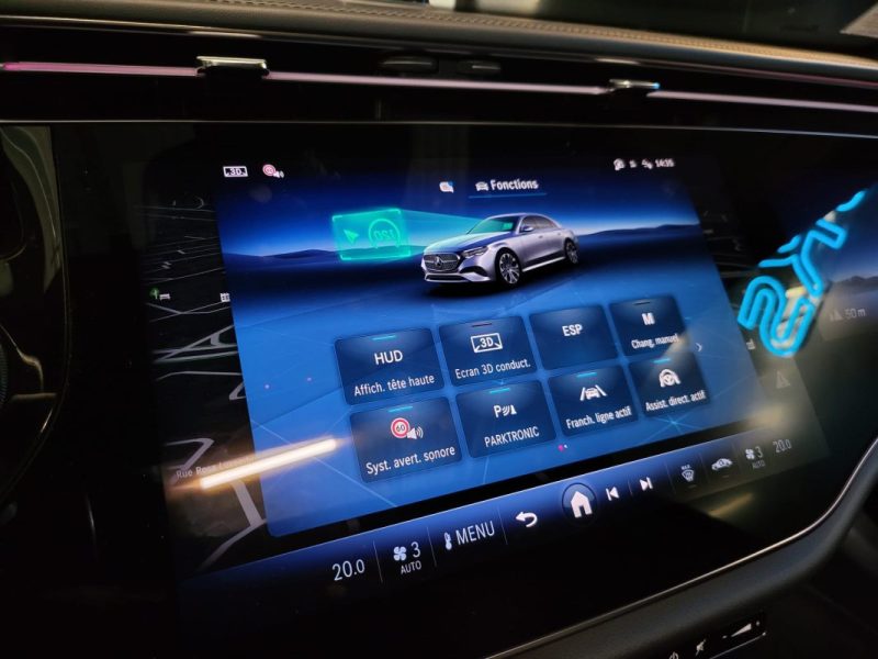 MERCEDES CLASSE E 300E 313CV AMG LINE 9G-Tronic / TOIT OUVRANT + DOUBLE ECRAN + BURMASTER /