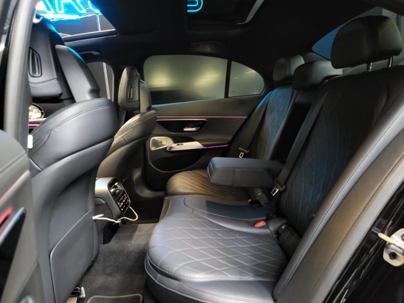 MERCEDES CLASSE E 300E 313CV AMG LINE 9G-Tronic / TOIT OUVRANT + DOUBLE ECRAN + BURMASTER /