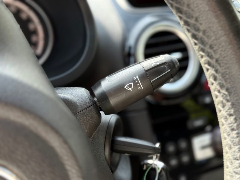 OPEL Corsa 1.2 85 ch Twinport Graphite - Clim / Régulateur /  semi-cuir / Révisée & Garantie 6 Mois.