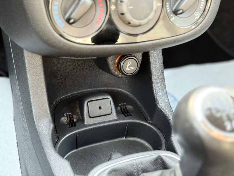 OPEL Corsa 1.2 85 ch Twinport Graphite - Clim / Régulateur /  semi-cuir / Révisée & Garantie 6 Mois.