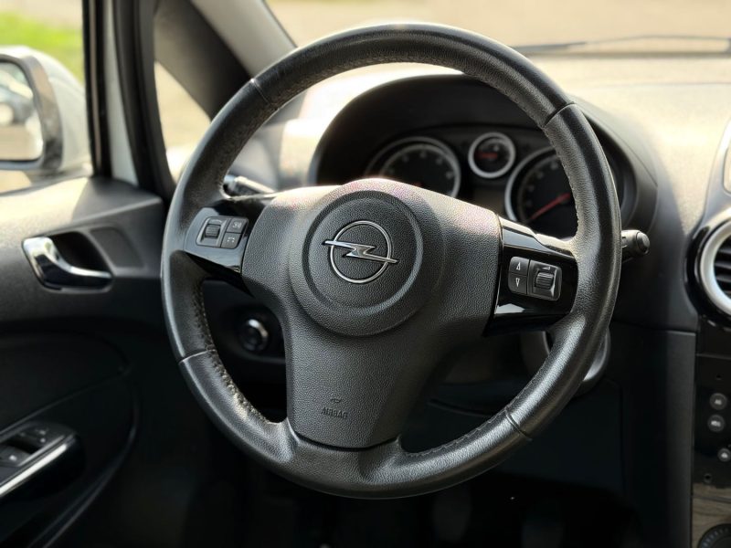 OPEL Corsa 1.2 85 ch Twinport Graphite - Clim / Régulateur /  semi-cuir / Révisée & Garantie 6 Mois.