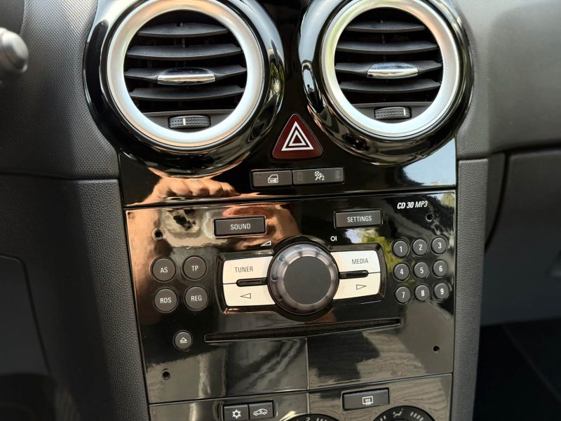 OPEL Corsa 1.2 85 ch Twinport Graphite - Clim / Régulateur /  semi-cuir / Révisée & Garantie 6 Mois.