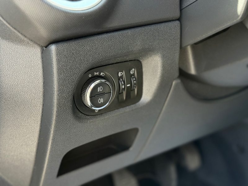 OPEL Corsa 1.2 85 ch Twinport Graphite - Clim / Régulateur /  semi-cuir / Révisée & Garantie 6 Mois.