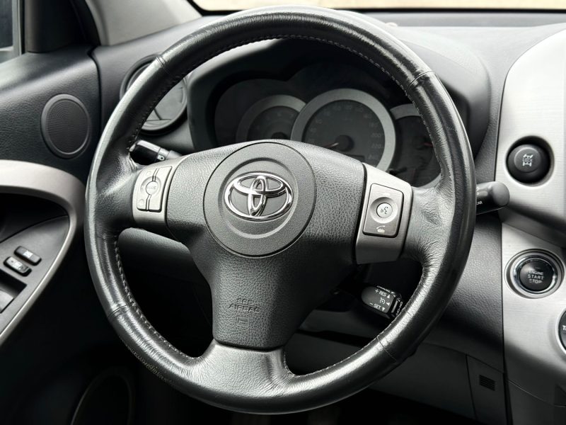 TOYOTA RAV4  III 2.2 D 4WD 177CH CLEAN POWER