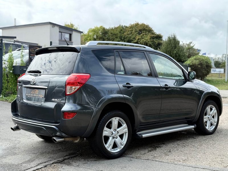 TOYOTA RAV4  III 2.2 D 4WD 177CH CLEAN POWER
